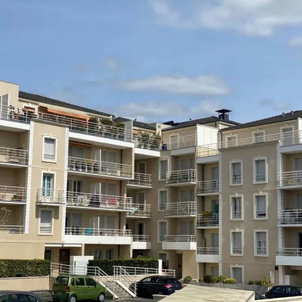 Rent this 2 bed apartment on 15 Rue Paul Louis Courier in 24000 Périgueux, France
