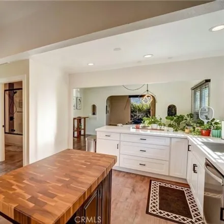 Image 7 - 2321 West 65th Place, Los Angeles, CA 90043, USA - House for sale