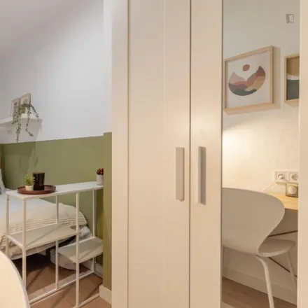 Rent this 8 bed room on Avenida Felipe II in 8, 28009 Madrid