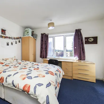 Rent this 3 bed apartment on The Axis Clinic in Tottenham Lane, London