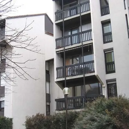 Image 2 - 10 Place Sully, 63400 Chamalières, France - Apartment for rent