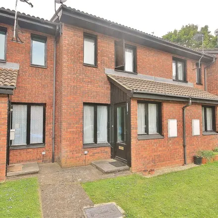 Rent this 1 bed apartment on Aspen Close in Spelthorne, TW18 4SW