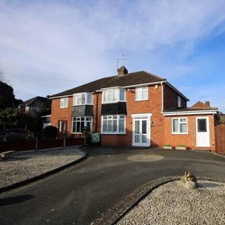 Buy this 3 bed duplex on Meriden Avenue in Amblecote, DY8 4QR