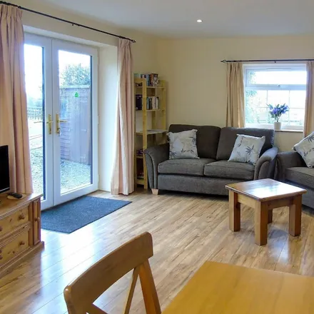 Rent this 3 bed townhouse on Llandygai in LL57 4AE, United Kingdom
