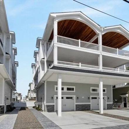 Buy this 6 bed house on 247 40th Street in Sea Isle City, Cape May County