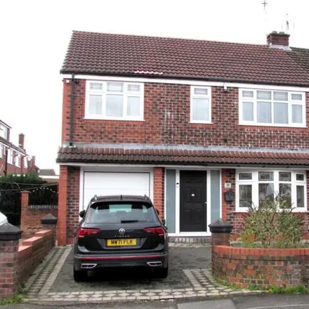 Buy this 5 bed duplex on Leicester Road in Failsworth, M35 0QY