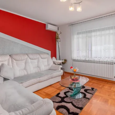 Rent this 2 bed house on 51323 Lič