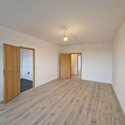 Rent this 3 bed apartment on Ringstraße 153 in 04209 Leipzig, Germany