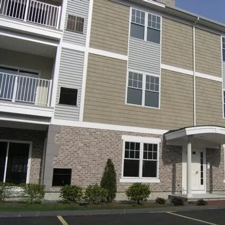 Rent this 2 bed condo on 204 Roger Williams Avenue in Rumford, East Providence