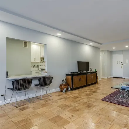 Image 4 - Grand Central Parkway, New York, NY 11005, USA - Condo for sale