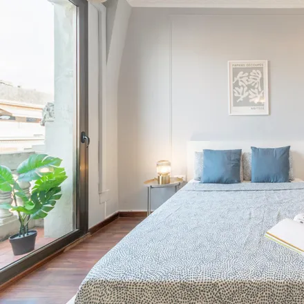 Rent this 9 bed room on Carrer de Balmes in 109, 08001 Barcelona