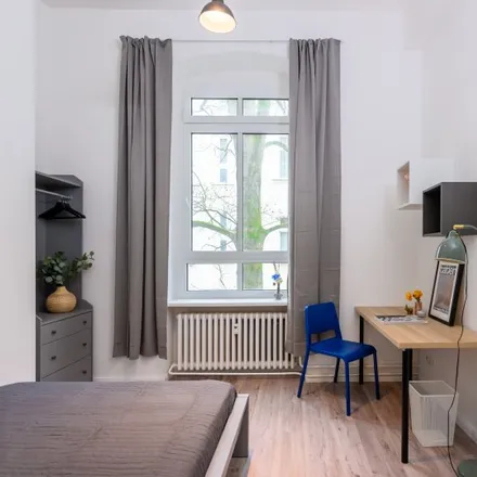 Rent this 4 bed room on Leibnizstraße 20 in 10625 Berlin, Germany