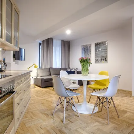 Rent this 2 bed apartment on Generała Romana Sołtyka 3 in 31-529 Krakow, Poland