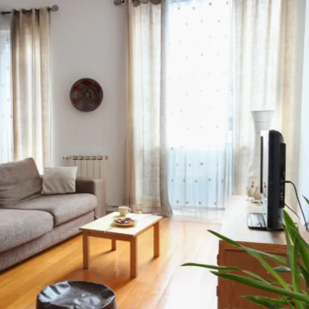 Rent this 5 bed apartment on Rua Cidade de Cardiff in 1170-185 Lisbon, Portugal
