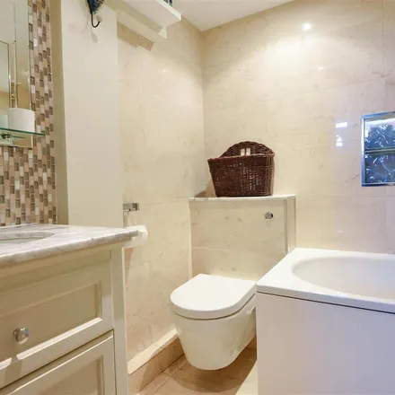 Image 2 - 42 South Worple Way, London, SW14 8PB, United Kingdom - Townhouse for rent