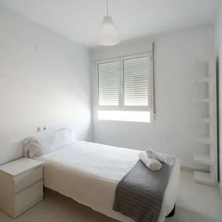 Rent this 4 bed apartment on Centre de Salut Salvador Allende in Carrer del Coronel Montesinos, 46019 Valencia