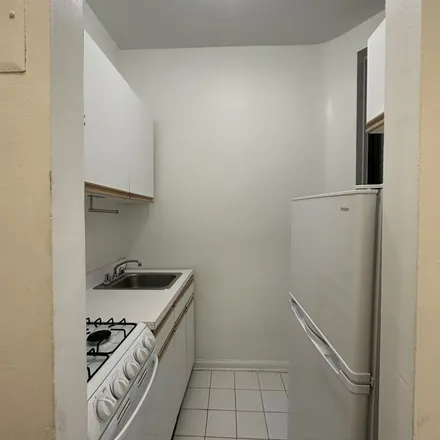 Rent this 1 bed apartment on 434A East 89th Street in New York, NY 10128
