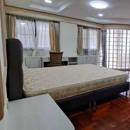 Rent this 3 bed apartment on 14 Soi Sukhumvit 39  Bangkok 10110