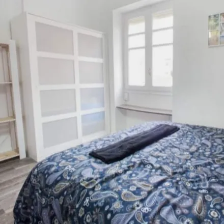Rent this 3 bed apartment on Carrer de Peris Brell in 46023 Valencia, Spain