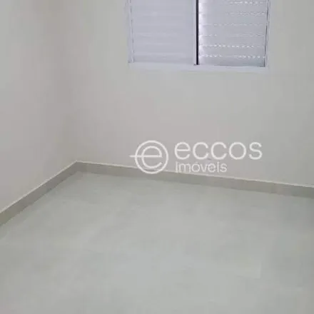 Buy this 2 bed apartment on Avenida Sebastião Manoel Barbosa in Terra Nova Um, Uberlândia - MG