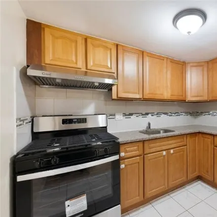 Image 5 - 35-25 86th Street, New York, NY 11372, USA - Duplex for sale