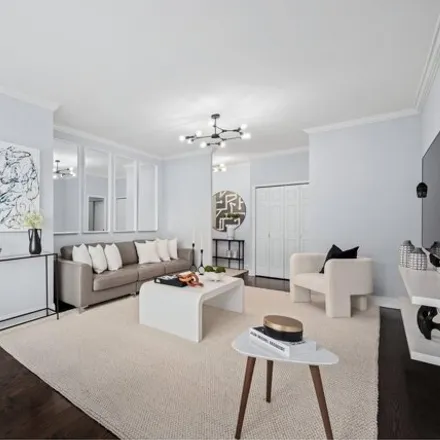 Image 3 - St. Tropez, 1st Avenue, New York, NY 10155, USA - Condo for sale