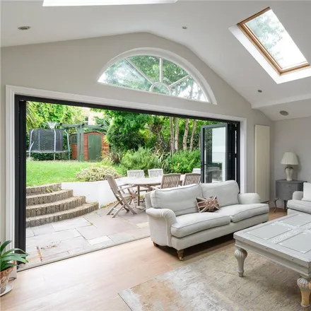 Image 2 - Elms Road, London, SW4 9EP, United Kingdom - House for rent