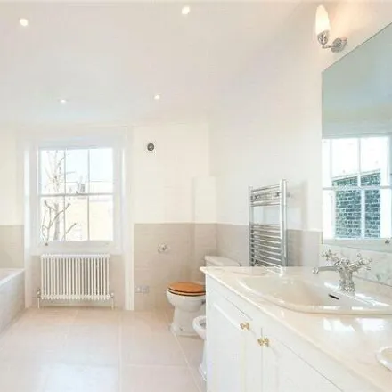 Image 4 - 45 Brunswick Gardens, London, W8 4AN, United Kingdom - Townhouse for rent