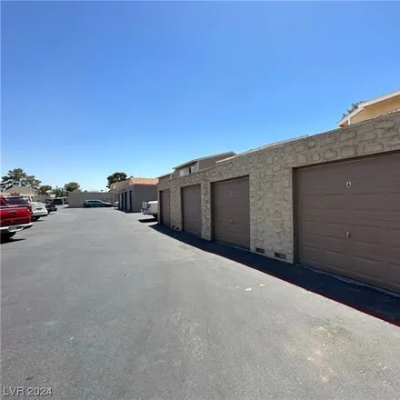 Buy this studio house on 5205 Gray Lane in Paradise, NV 89119