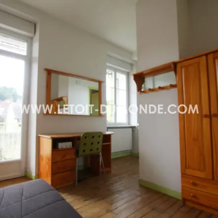 Rent this 1 bed apartment on 40 Rue Aubarède in 24000 Périgueux, France