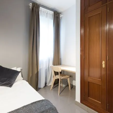 Rent this 5 bed room on Madrid in Calle de la Colegiata, 9