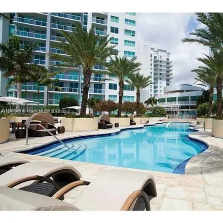 Image 3 - Limo Park, Northeast 2nd Street, Miami, FL 33132, USA - Loft for rent
