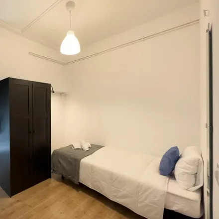 Rent this 7 bed room on Carrer de Vilamarí in 5, 08015 Barcelona