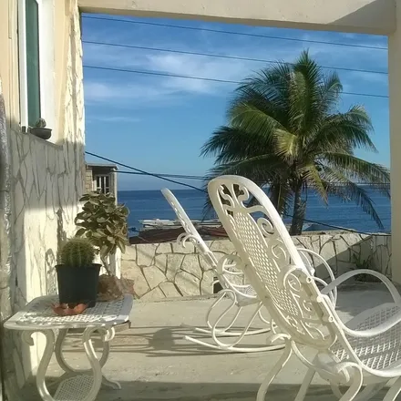Rent this 1 bed house on Cojímar