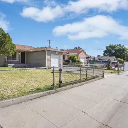 Buy this 3 bed house on 1687 E 6th St in Stockton, California