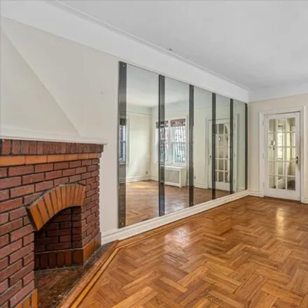 Image 4 - 3905 Foster Avenue, New York, NY 11203, USA - House for sale