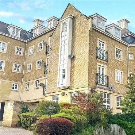 Buy this 1 bed apartment on Sandpiper Close in Worcester Park Estate, DA9 9RX