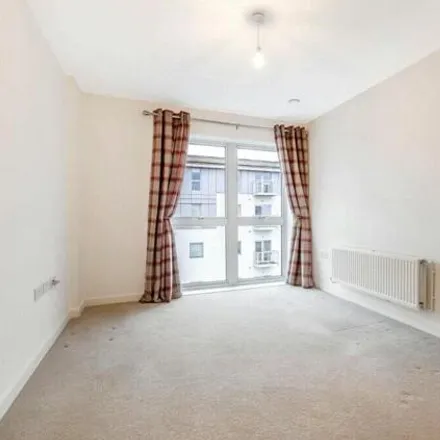 Image 3 - Austen House, Station View, Guildford, GU1 4AX, United Kingdom - Apartment for sale
