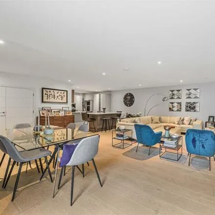 Image 3 - The Avenue, 5-7 The Avenue, Brondesbury Park, London, NW6 7YH, United Kingdom - Apartment for sale