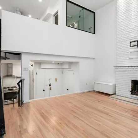 Image 4 - 232 West 75th Street, New York, NY 10023, USA - Apartment for sale