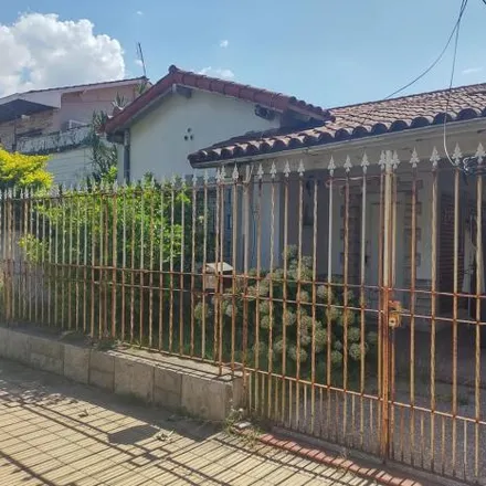 Buy this 2 bed house on José Manuel Estrada 84 in Partido de Lomas de Zamora, Lomas de Zamora