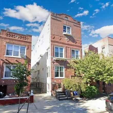 Buy this 12 bed house on 202 East 93rd Street in New York, NY 11212