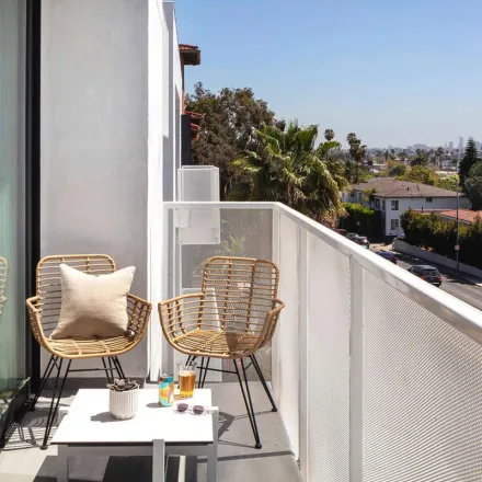 Image 5 - Beverly & Wilton, Beverly Boulevard, Los Angeles, CA 90004, USA - Apartment for rent