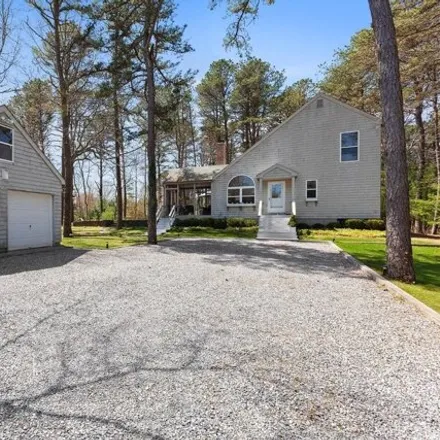 Rent this 3 bed house on 75 Swamp Road in Northwest Harbor, East Hampton