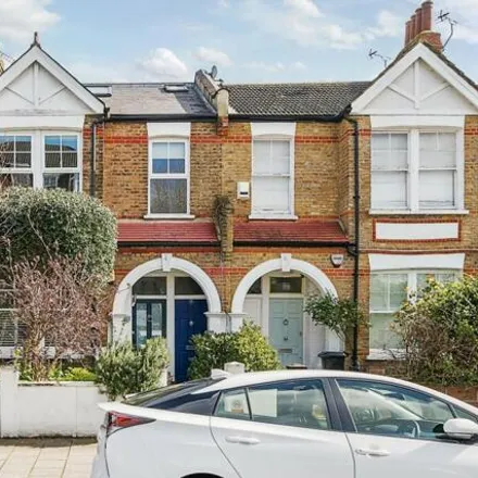 Rent this 3 bed room on 106-108 Emlyn Road in London, W12 9TA