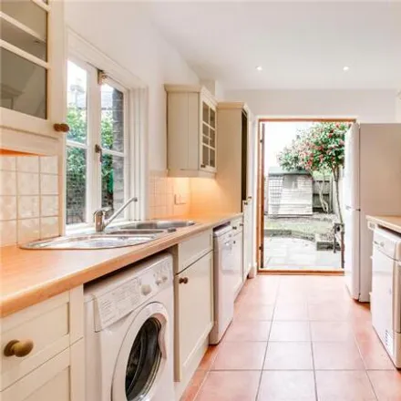 Image 3 - 15 Trehern Road, London, SW14 8PD, United Kingdom - Townhouse for rent