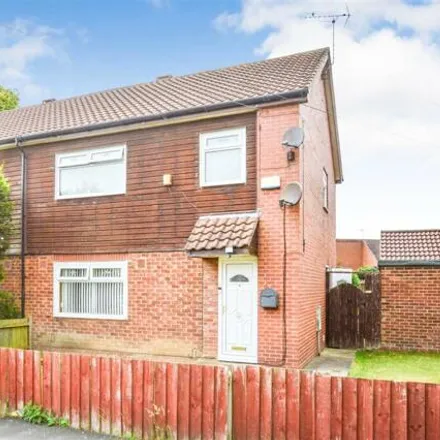 Buy this 3 bed duplex on Oak Tree Estate in Preston, HU12 8UX