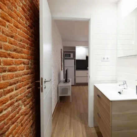 Image 11 - Travelling, Calle del Olivar, 28012 Madrid, Spain - Apartment for rent