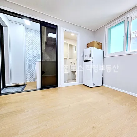 Rent this studio apartment on 서울특별시 관악구 신림동 492-8