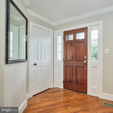 Image 5 - 6361 Chaucer View Circle, Springfield, VA 22304, USA - Townhouse for sale